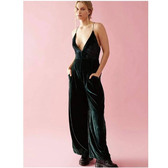 New Free People Blake Velvet One Piece JUMPSUIT $225 SIZE 2 Green HOLIDAY PARTY - Picture 1 of 7